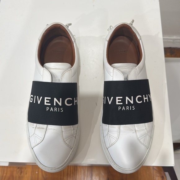 Givenchy Paris - Picture 2 of 7